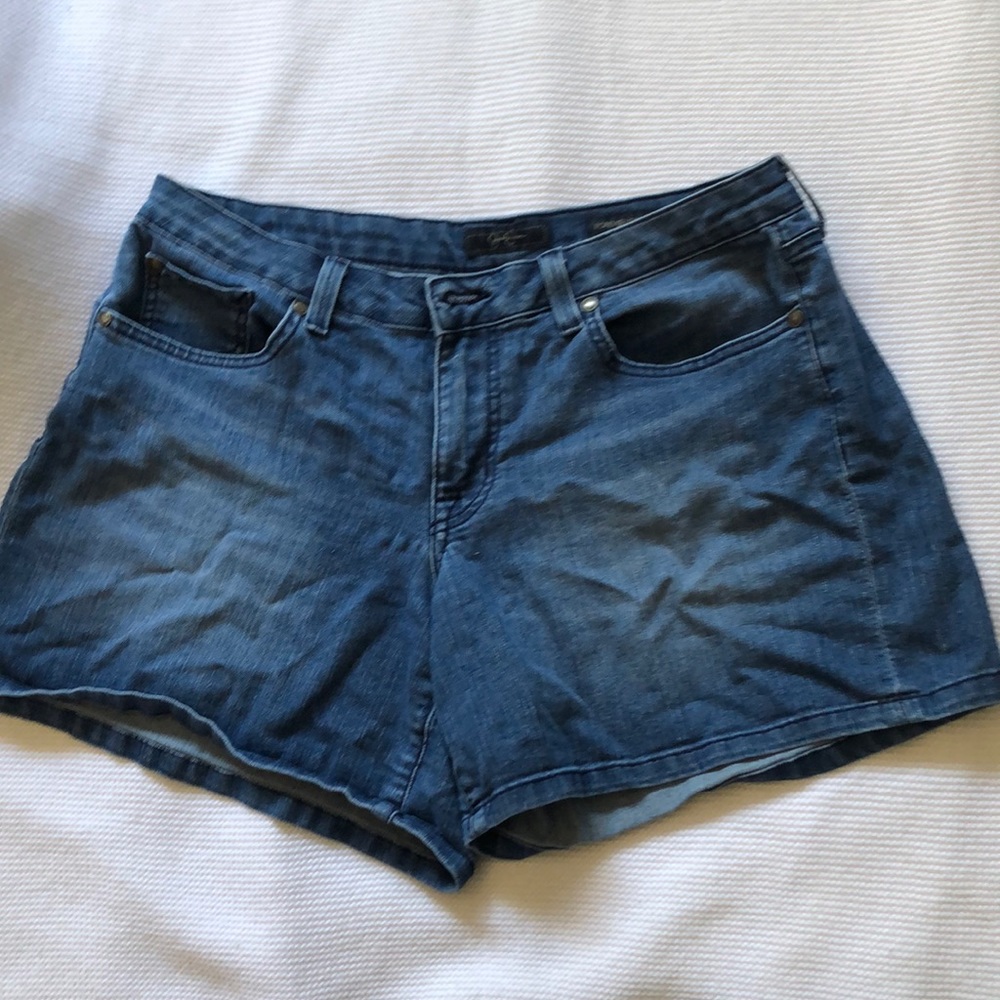 Jessica Simpson Jean shorts size 31 EUC
